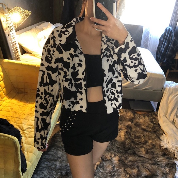 cow print collared cropped jacket - Picture 3 of 4